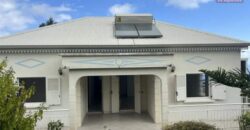 À louer une villa T5 de 118.75 m2 sur deux niveaux située proche du lycée des Avirons Réunion