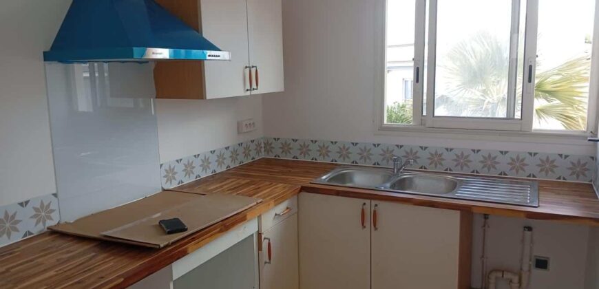 À louer un appartement T3 en triplex avec jardin à La Saline-les-Bains Réunion
