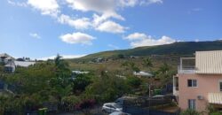 À louer un appartement T3 en triplex avec jardin à La Saline-les-Bains Réunion