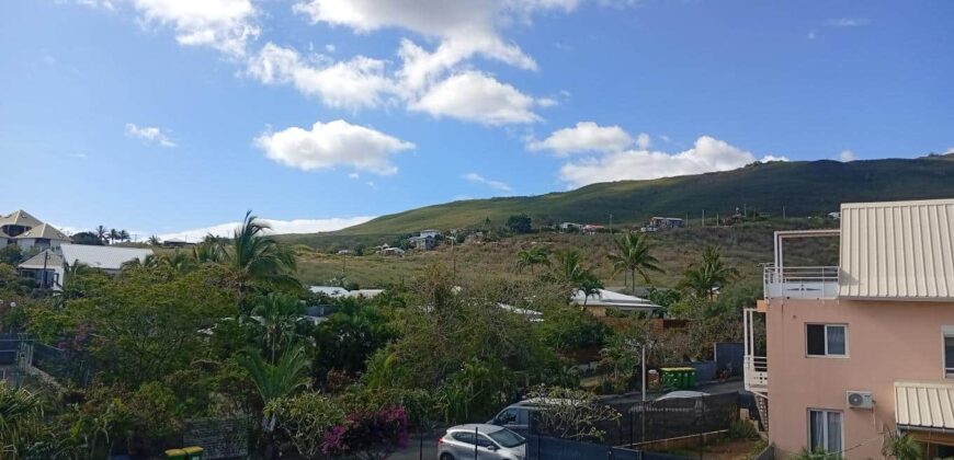 À louer un appartement T3 en triplex avec jardin à La Saline-les-Bains Réunion