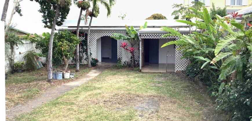 À louer une maison F4 de type case créole entièrement rénovée située à Saint Pierre condé 400 Réunion