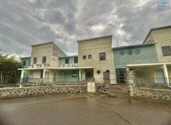 À louer  un appartement T2 de 49m2 avec jardin et terrasse à Sainte-Clotilde – La Bretagne Réunion