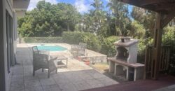 À louer une maison meublée de plain-pied de 136m2 avec piscine au sel à Saint-Gilles-les-Hauts Réunion