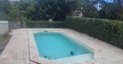 À louer une maison meublée de plain-pied de 136m2 avec piscine au sel à Saint-Gilles-les-Hauts Réunion