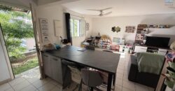 À vendre une maison mitoyenne T3 de 71 m2 située dans une résidence calme et sécurisée à Saint Louis Réunion