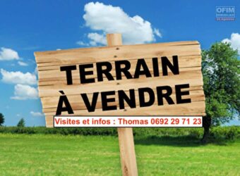 À vendre un beau terrain constructible de 500 m2 avec vue mer situé à Sainte-Suzanne-Bras Pistolet Réunion