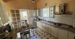 À vendre une spacieuse villa de 349m2 sur un terrain piscinable de 2500m2 à La Montagne Réunion