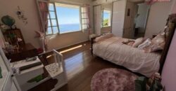 À vendre une spacieuse villa de 349m2 sur un terrain piscinable de 2500m2 à La Montagne Réunion