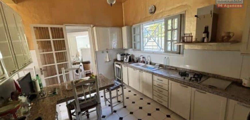 À vendre une villa créole 349 m² avec terrain de 3 182 m² à La Montagne Réunion