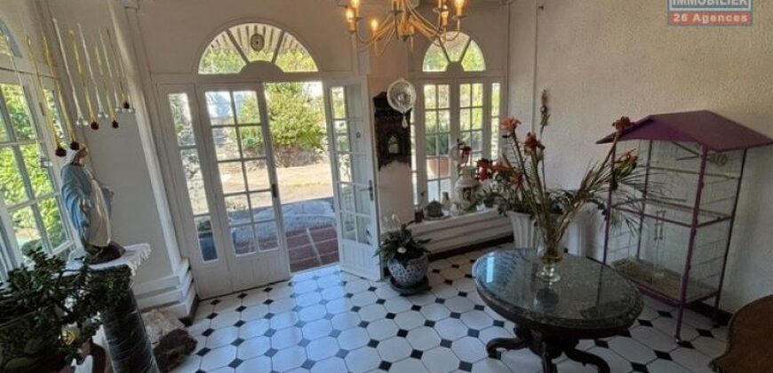 À vendre une villa créole 349 m² avec terrain de 3 182 m² à La Montagne Réunion