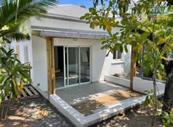 Location d’une charmante villa T3 d’environ 63 m2 avec jardin située à Saint Louis Réunion
