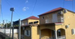 OFIM Sud spacieuse villa T5/6 mitoyenne de 128.88 m2 avec garage située au bas des Avirons Réunion en location