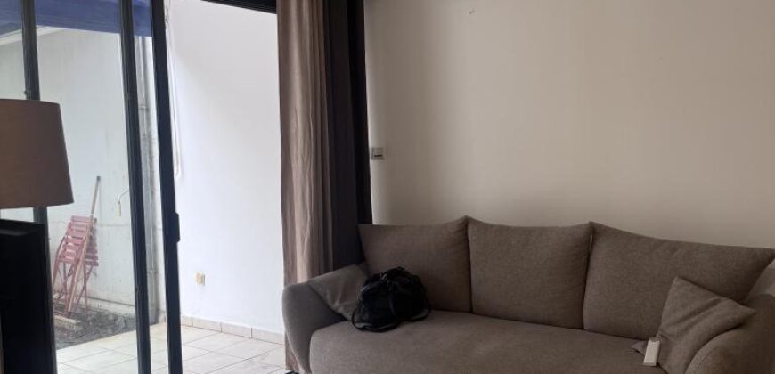 OFIM met en location un appartement F2 meublé dans une résidence avec piscine à Saint Denis Réunion
