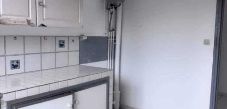 À vendre un appartement de type F3 proche des commerces à Sainte Clotilde Réunion