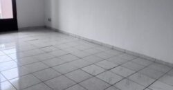 À vendre un appartement de type F3 proche des commerces à Sainte Clotilde Réunion