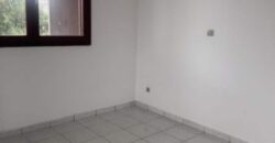 À vendre un appartement de type F3 proche des commerces à Sainte Clotilde Réunion
