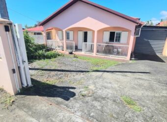 Location d’une maison de 82m2 avec jardin et garage à Saint André Réunion