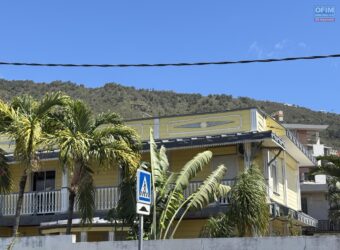 Location d’une grande villa créole T6 avec jardin dans le quartier La Source à Saint-Denis Réunion