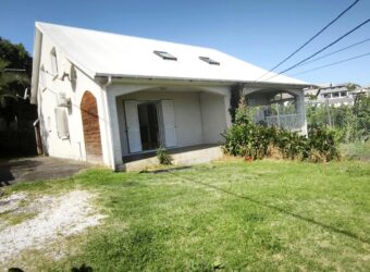 Location d’une charmante maison T4 jumelée de 74.53 m2 située à Saint-Joseph Réunion