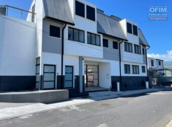 À louer un agréable T2 en duplex de 42.14 m2 situé dans une résidence récente à Terre Sainte Sainte Pierre Réunion